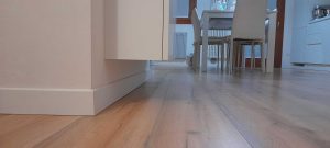 Come pulire il battiscopa con i giusti metodi di pulizia